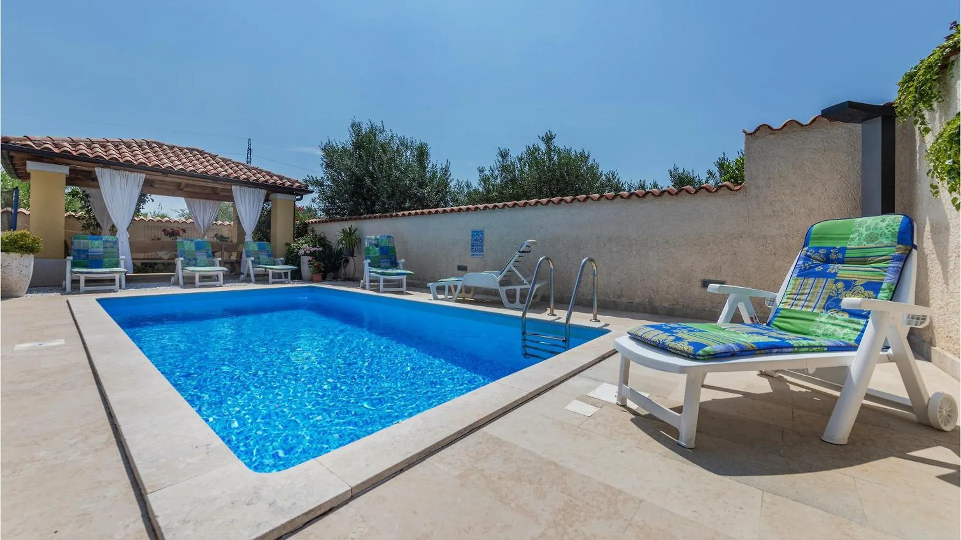 Beautiful Apartment In Fondole With Kitchen Croatie